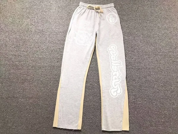 HELLSTAR Cream White Logo Sweatpants - close-up detail