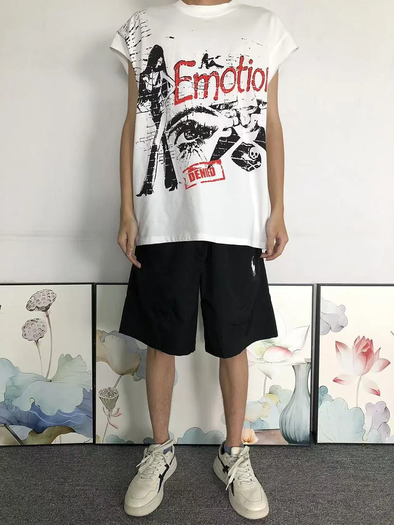 MIXED EMOTION White Graffiti Figures T-Shirt - photo 3