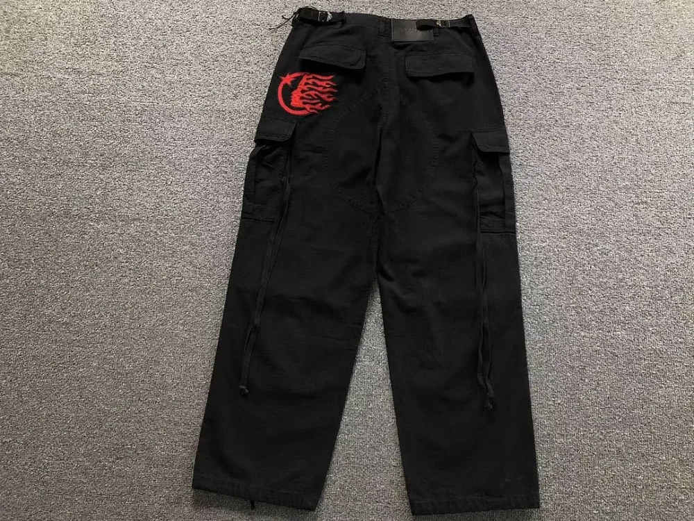 HELLSTAR Black Cargo Pants Red Logo - print detail