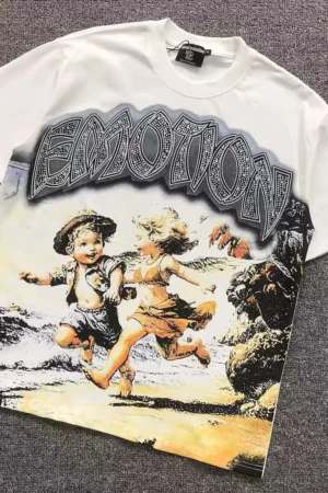 MIXED EMOTION White Kids on Beach Art Print T-Shirt